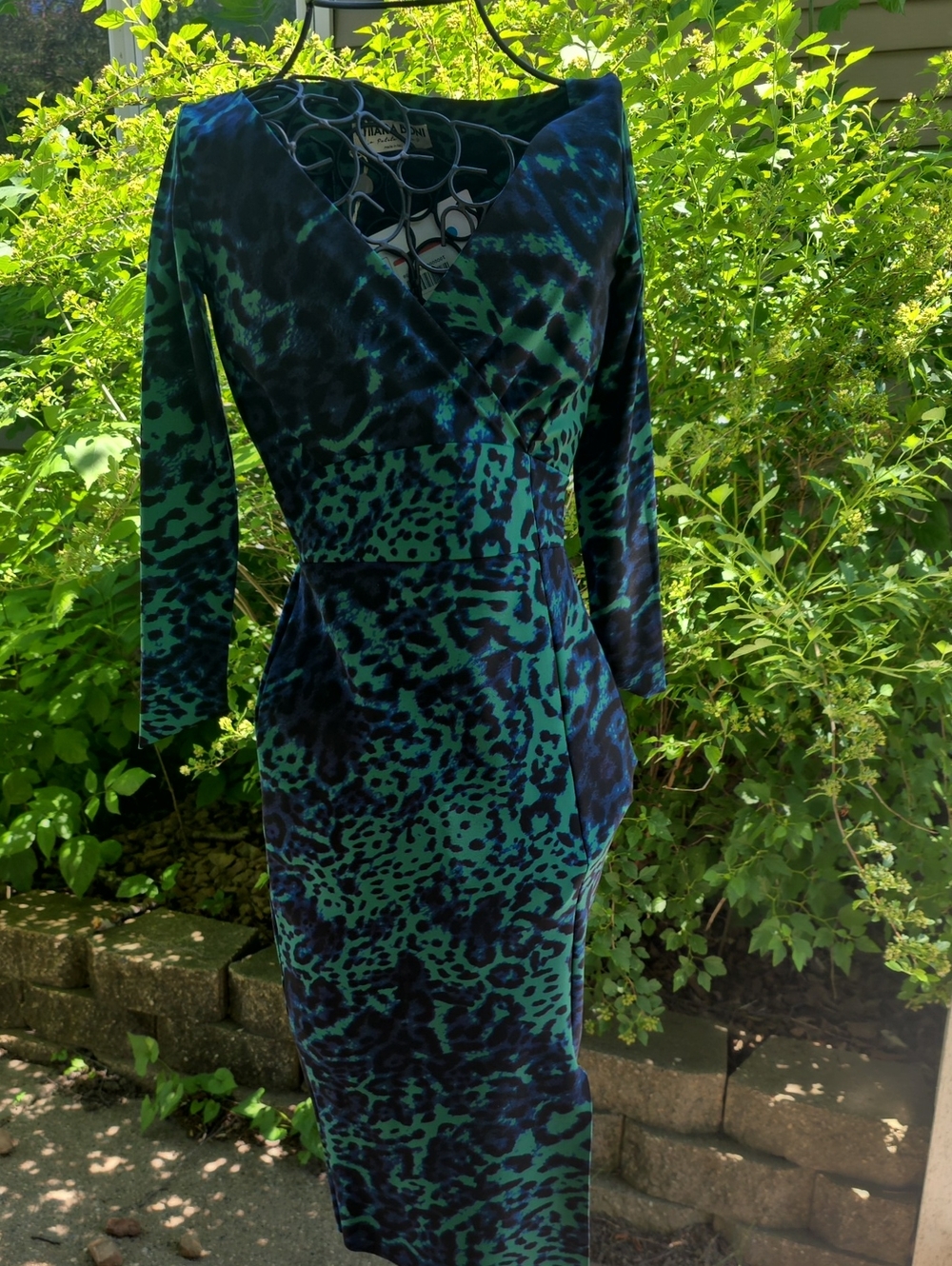 NWT Chiara Boni Jungle Fever Green and Navy Printed Wrap Dress Size 4
